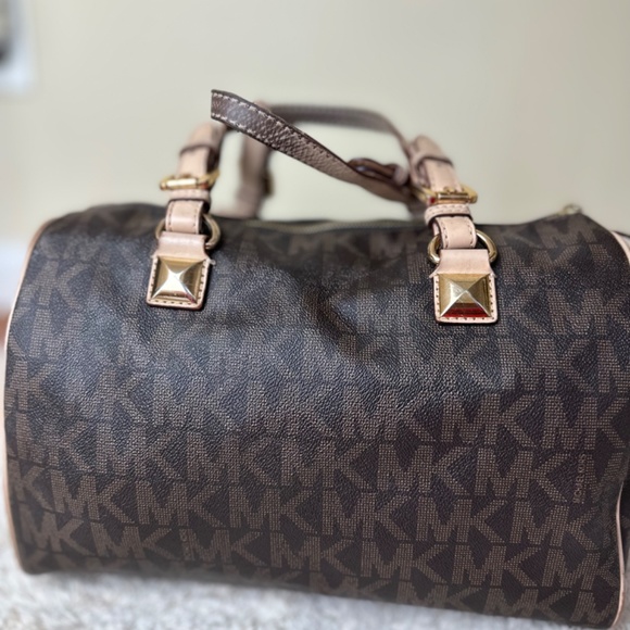 Micheal Kors speedy bag - Picture 2 of 8